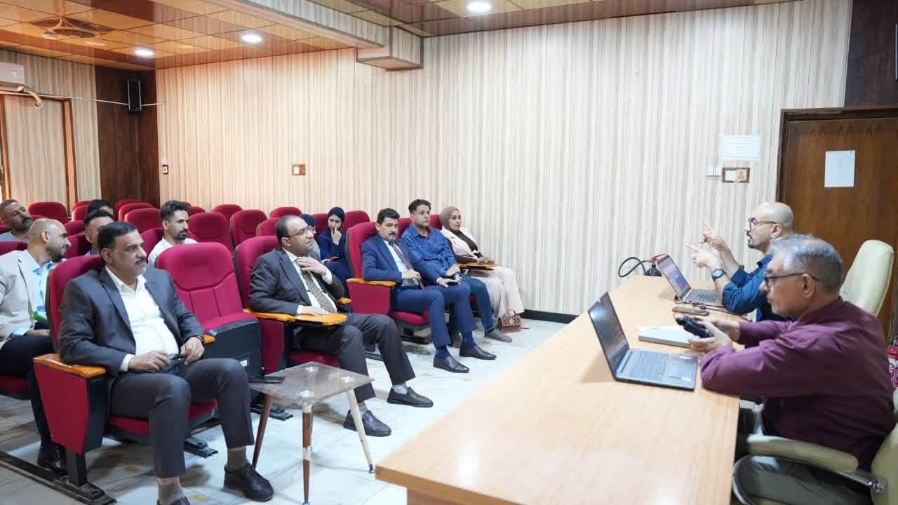 دورة تدريبية عن "نظم المعلومات الإدارية" — كلية الإدارة الصناعية للنفط والغاز