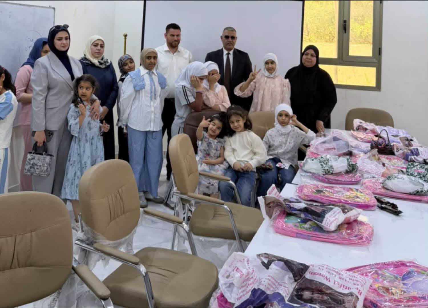 كلية الإدارة الصناعية للنفط والغاز تنظم مبادرة تطوعية لدار الزهور ودار رعاية الأيتام البراعم (مبادرة مدرستي الموسم الثاني) - 1